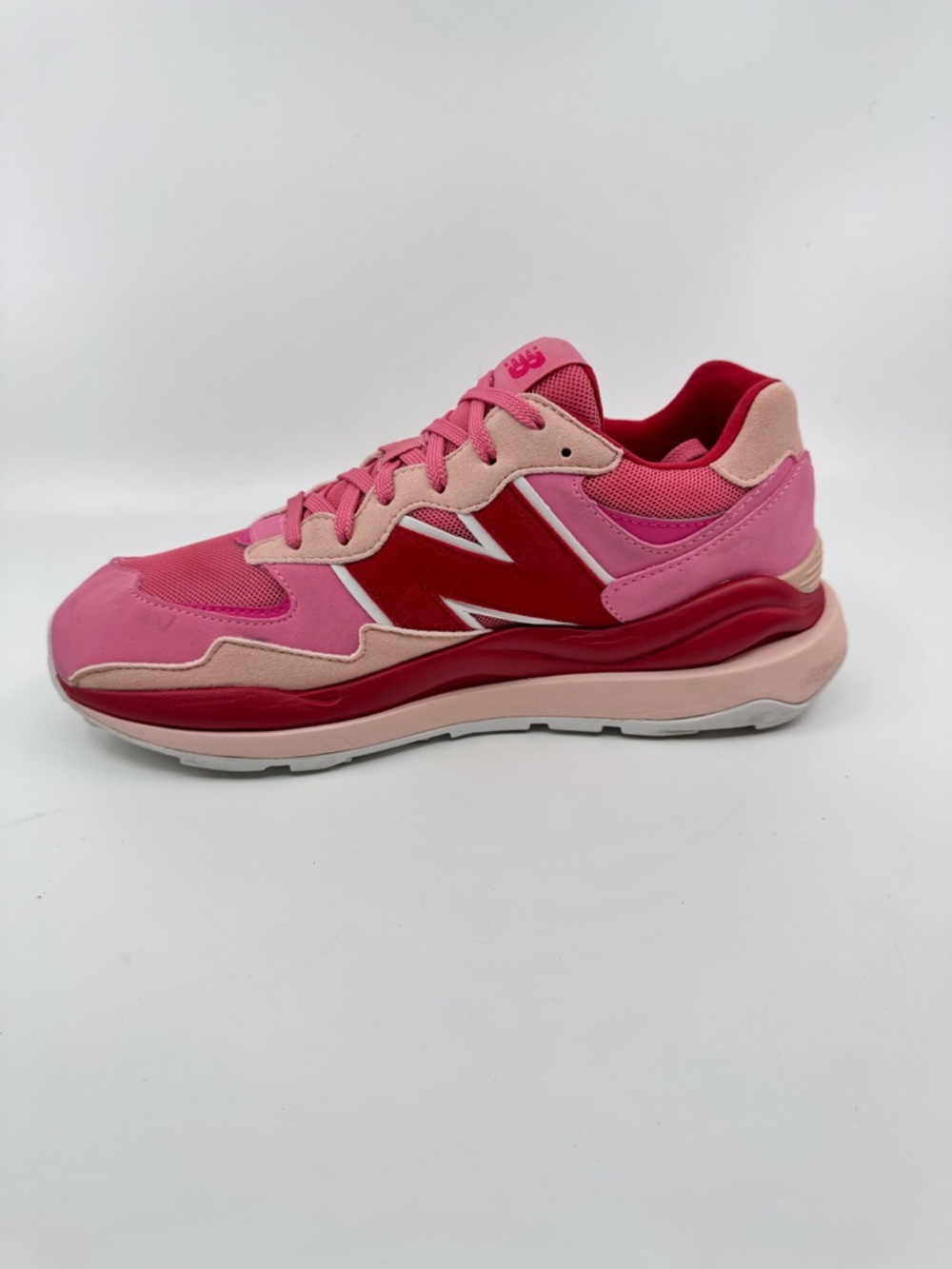 New Balance 57/40 Big Kid 'Vibrant Pink Team Red' SZ Women’s 8.  Men’s 6.5. - Picture 8 of 10
